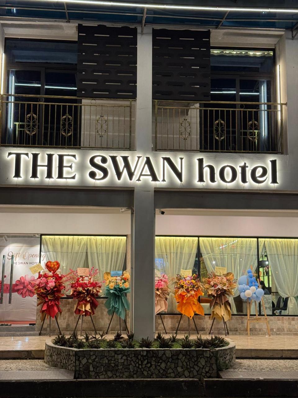 The Swan Hotel — 4-Star Luxury Hotel in Sibu, Malaysia