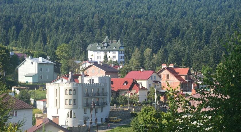 Hotel Three Korony in Skhidnytsya, Ukraine