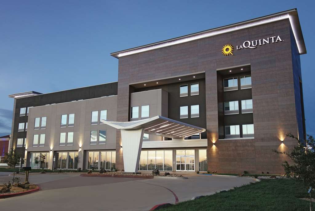 La Quinta Inn & Suites by Wyndham Amarillo Airport - photo 3