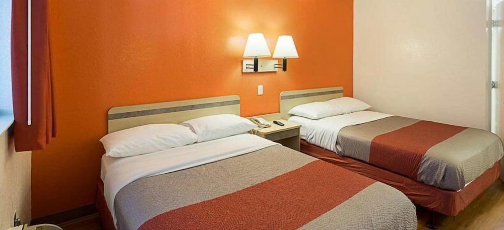 Magnuson Hotel Baton Rouge East - photo 23
