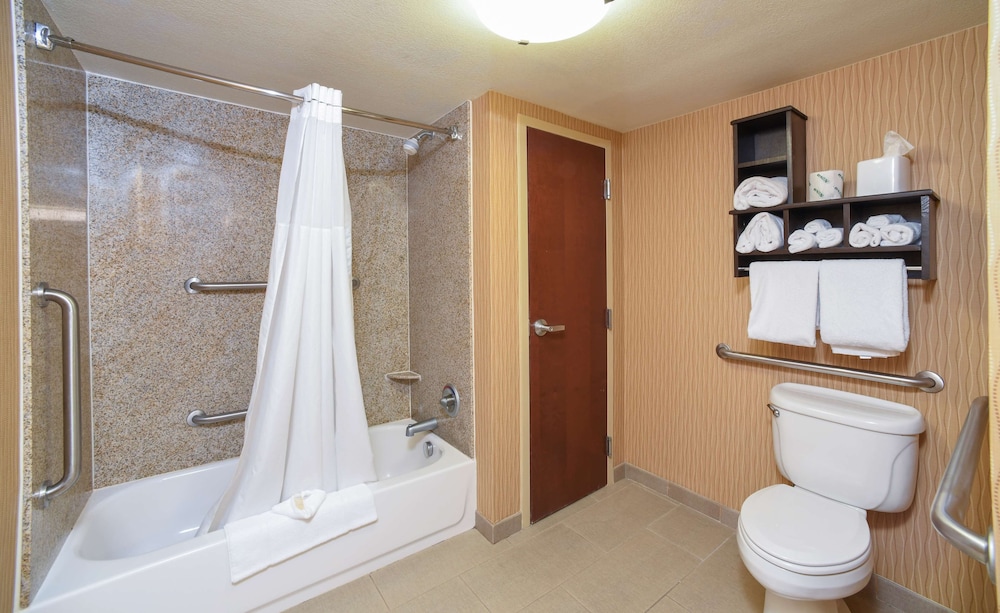 Hampton Inn Dry Ridge - photo 43