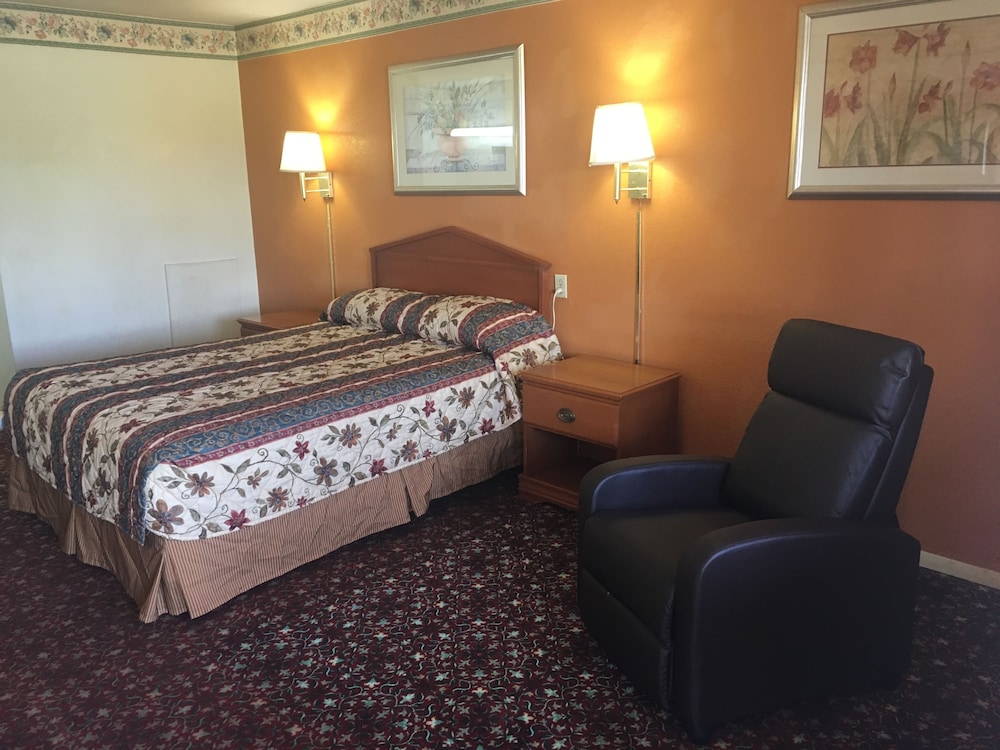 Finns Motel - photo 7