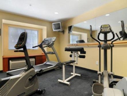 Microtel Inn & Suites by Wyndham Huntsville - photo 17