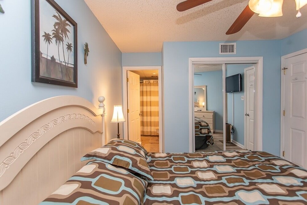 Royal Garden Resort 209 2 Bedroom Condo by RedAwning - photo 3