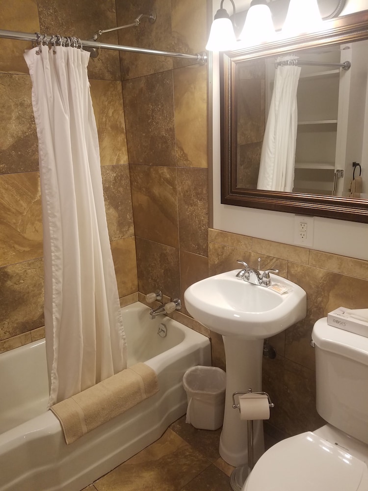 The Kempton Hotel - photo 13