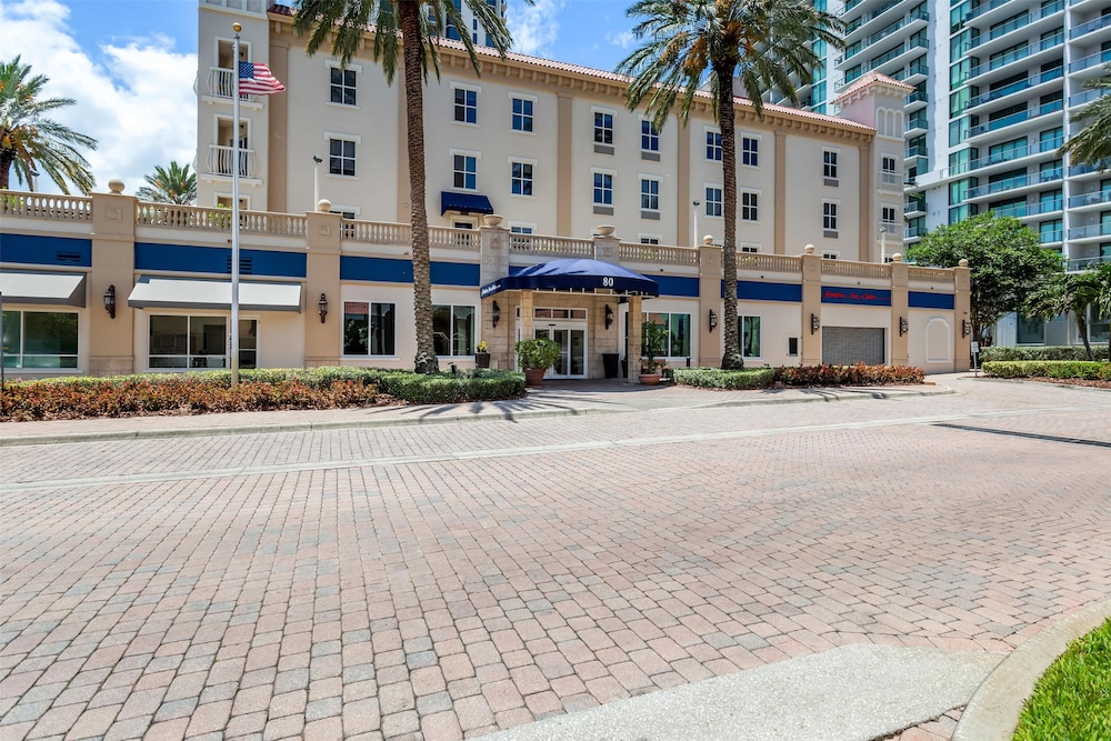 Hampton Inn & Suites St. Petersburg Downtown - photo 83