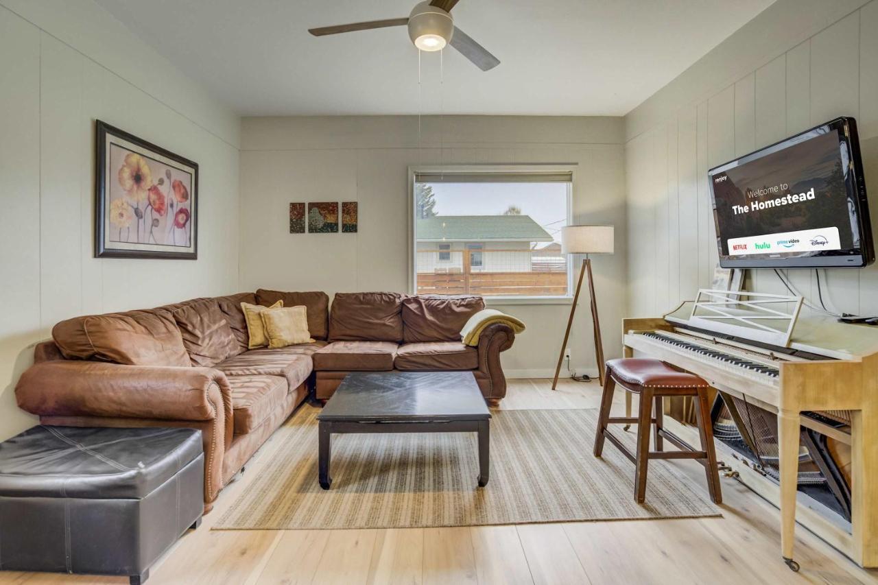 The Homestead Stylish Escape with Scenic Views