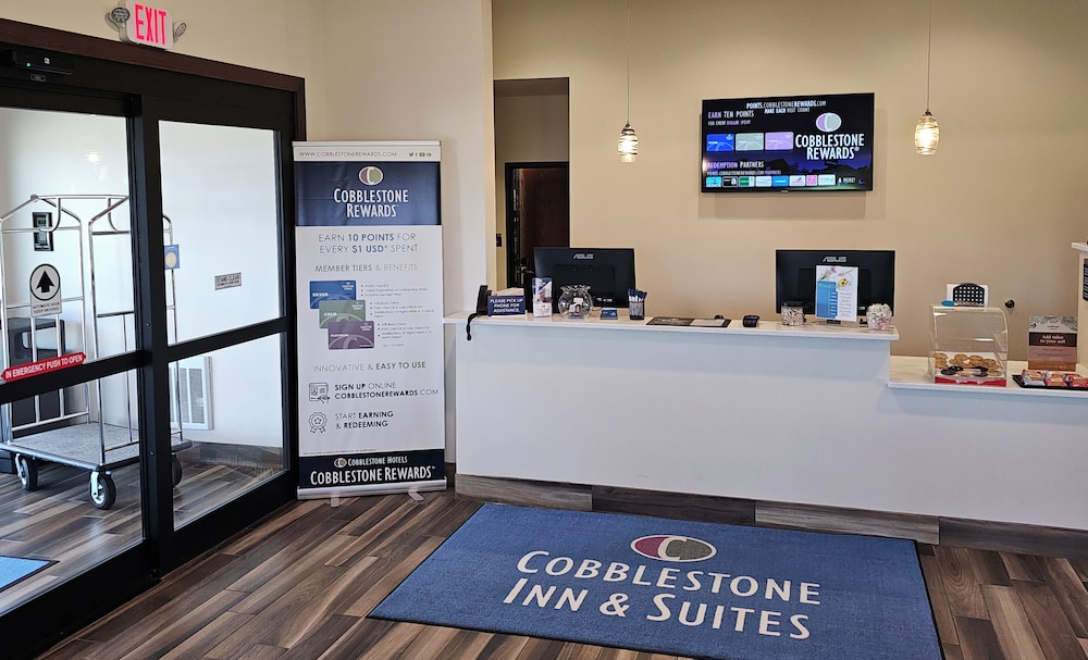 Cobblestone Inn & Suites Manchester - photo 2