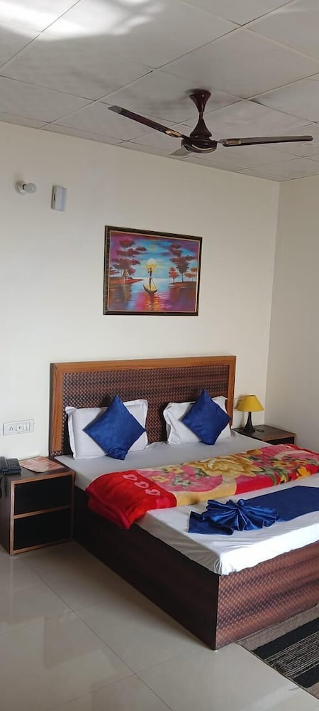 Nature Hike in Lansdowne, India