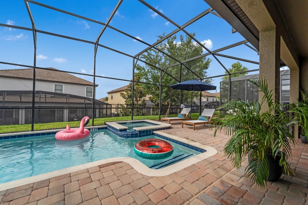 Orlando Resort Retreat Fun filled Family Haven 5 Bedroom Home - photo 23