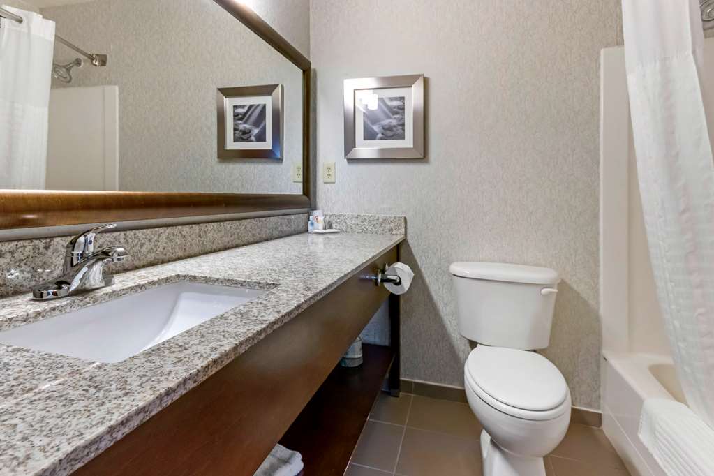 Comfort Inn & Suites Market Airport - photo 23
