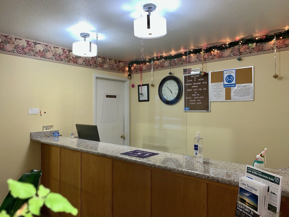 Suite 16 Motel - photo 2