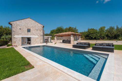 Beeindruckende Steinfinca mit privatem Salzwasserpool Panoramablick aufs Meer Grill in Unknown City, Croatia