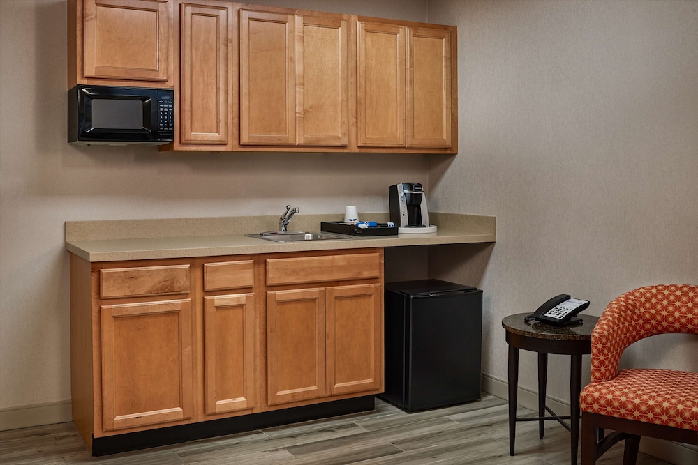 Hampton Inn Boston Logan Airport - photo 9