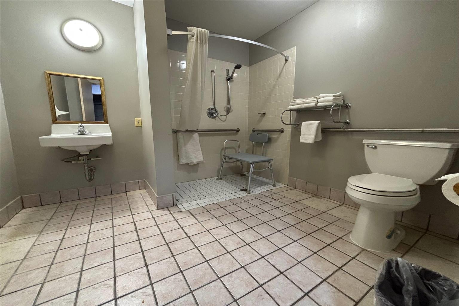 Super 8 by Wyndham Belleville St. Louis Area - photo 22