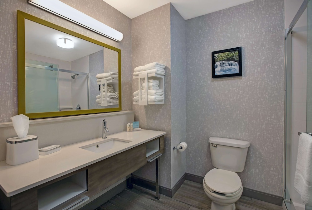 Hampton Inn Westfield - photo 24