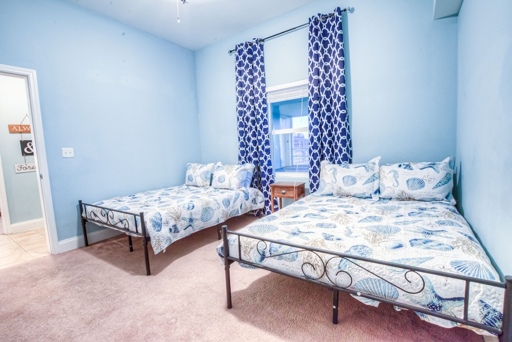 Laketown Wharf Resort by Aneliya's Rentals - photo 190