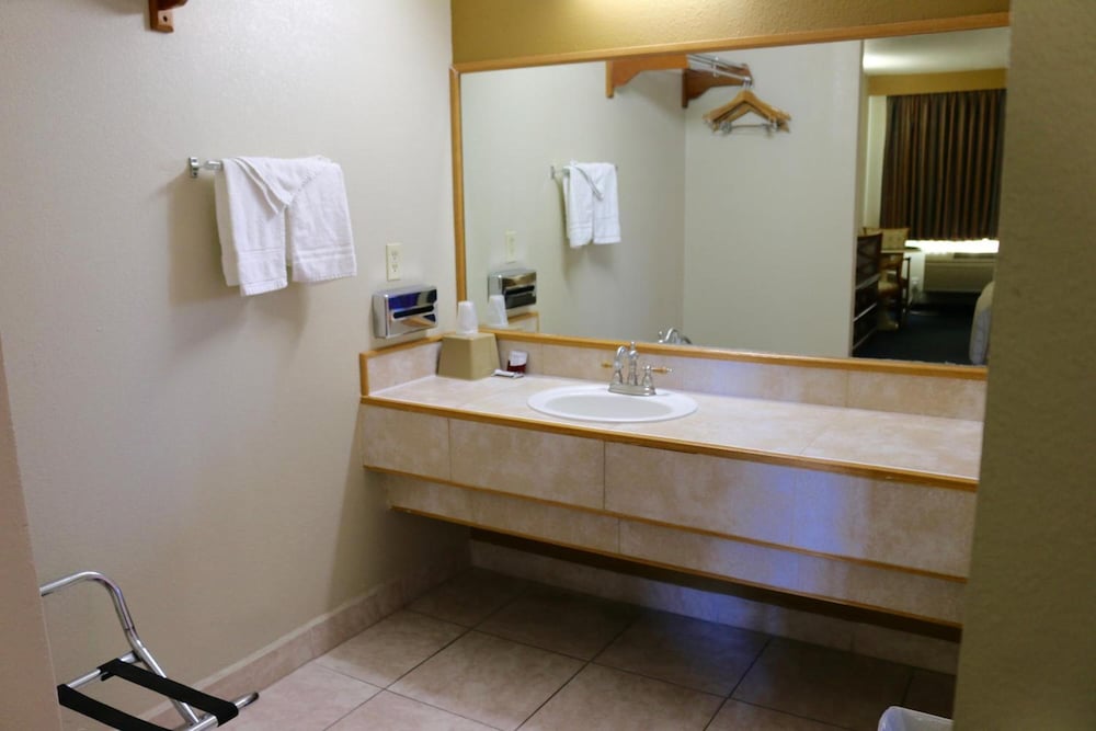 Budget Inn Barstow - photo 14