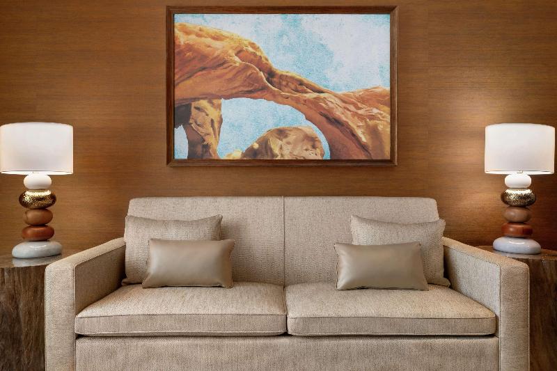 Hoodoo Moab Curio Collection By Hilton - photo 15