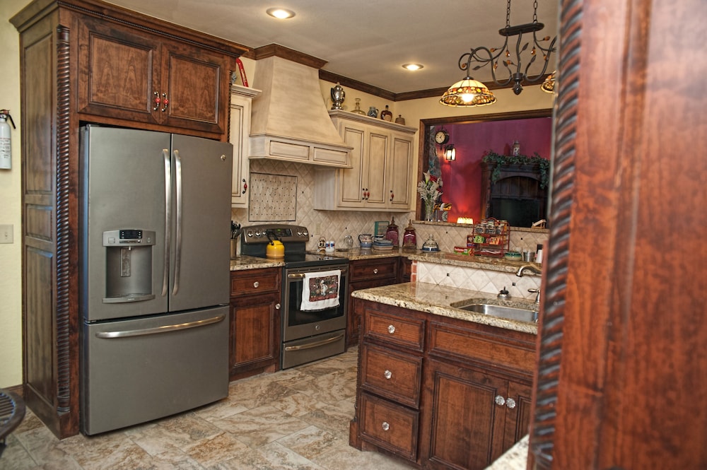 Yellow Rose Inn - photo 29