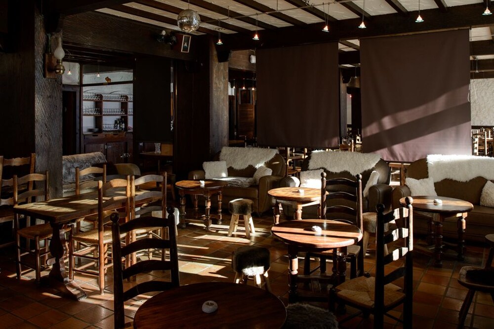 Hôtel Le Pourteilh in Bagneres-De-Bigorre, France