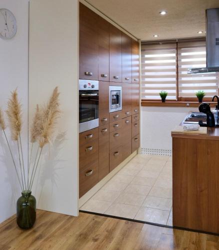 Trón Apartman 2 — Siklos — photo 2