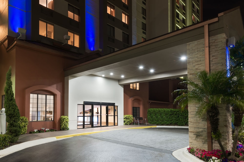Holiday Inn Express & Suites Nearest Universal Orlando by IHG - photo 41