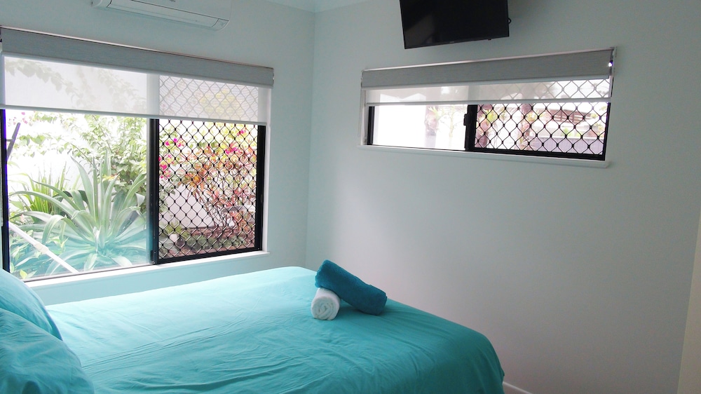 Beach bliss Queen bed BBQ Pool Netflix — Kewarra Beach — photo 2