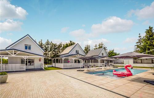 2 Bedroom Amazing Home In Kolczewo — 5-Star Luxury Hotel in Dziwnow, Poland