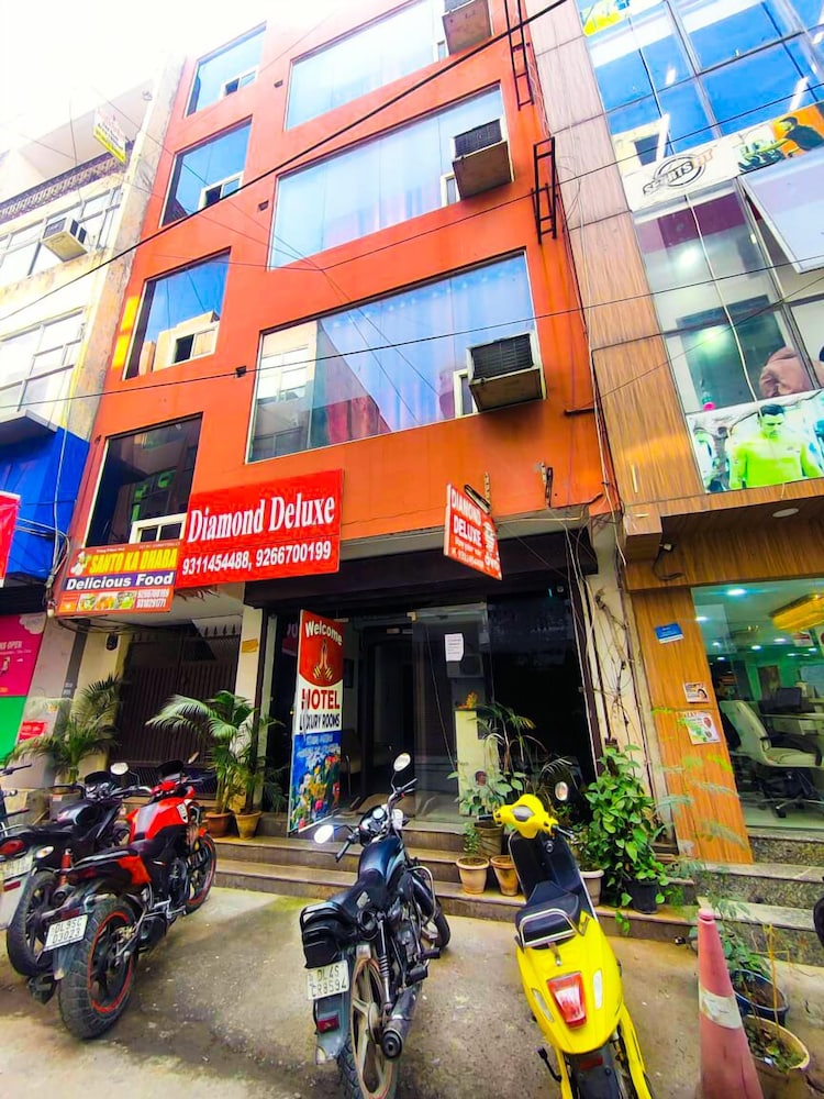 Roomshala 017 Diamond Key in Dwarka, India