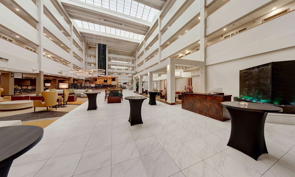 Embassy Suites by Hilton Milwaukee Brookfield - photo 55