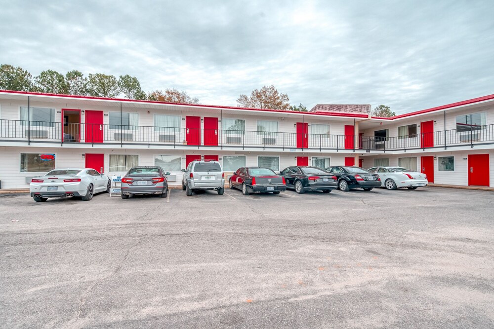 OYO Hotel Fayetteville S Eastern Blvd - photo 19