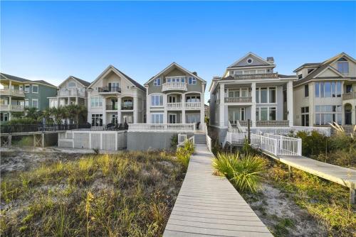 6 Collier Beach Road Oceanfront Large Pool Elevator FREE Activities Included — 4-Star Luxury Hotel in Hilton Head Island, United States