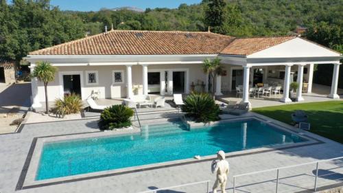 Montechristo — hotel in Saint-Cezaire-Sur-Siagne