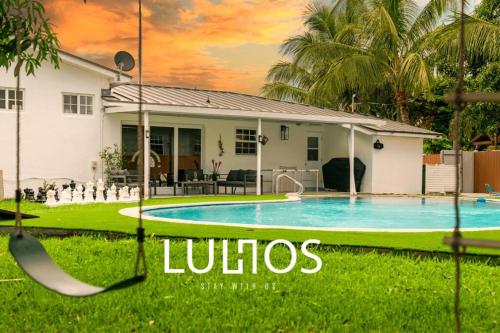 Miami Fun Home with Pool & Games L30 — 4-Star Luxury Hotel in Miami, United States
