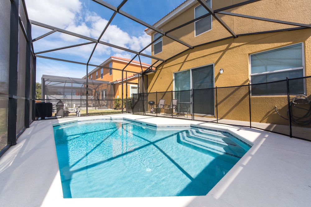 Bella Vida Resort by Home 2U - photo 21