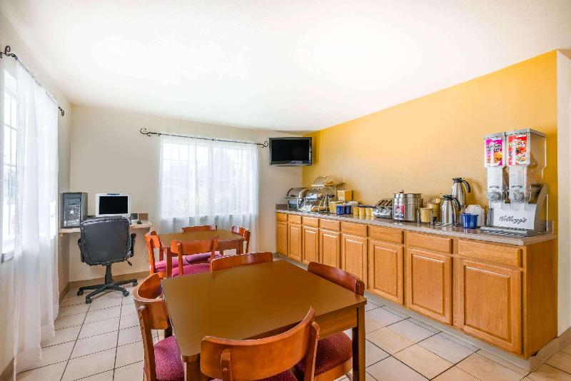 Hotel Andover KS - carbon neutral hotel in Andover