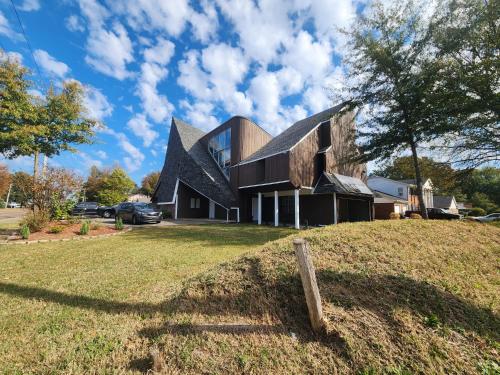 Super Large East Memphis 23 Beds in Memphis, United States