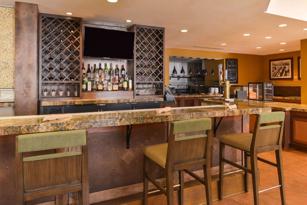 Hilton Garden Inn Yuma Pivot Point - photo 34