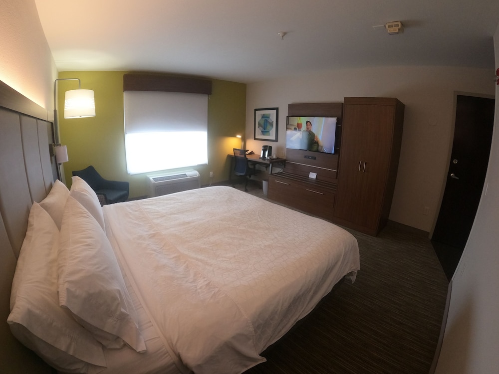 Holiday Inn Express & Suites Albuquerque Historic Old Town by IHG - photo 14