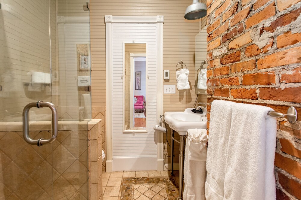 Lake Allatoona Inn - photo 18