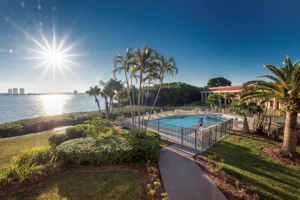 Red Roof Inn Ft Myers - featured photo