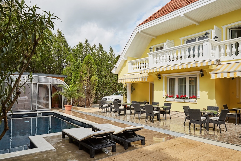 Gold House Pension — 4-Star Luxury Hotel in Balatonfured, Hungary