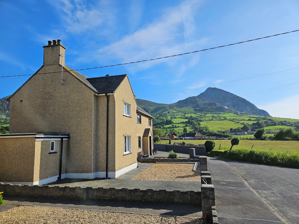 Mor a Mynydd in Caernarfon, United Kingdom