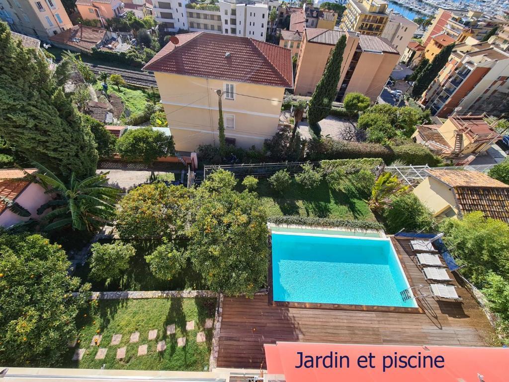 The Blue House Lovely Apartment In The Côte D'Azur For 6 People — 4-Star Luxury Hotel in Menton, France