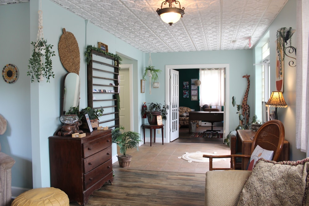 Monroe Street Suites - photo 3