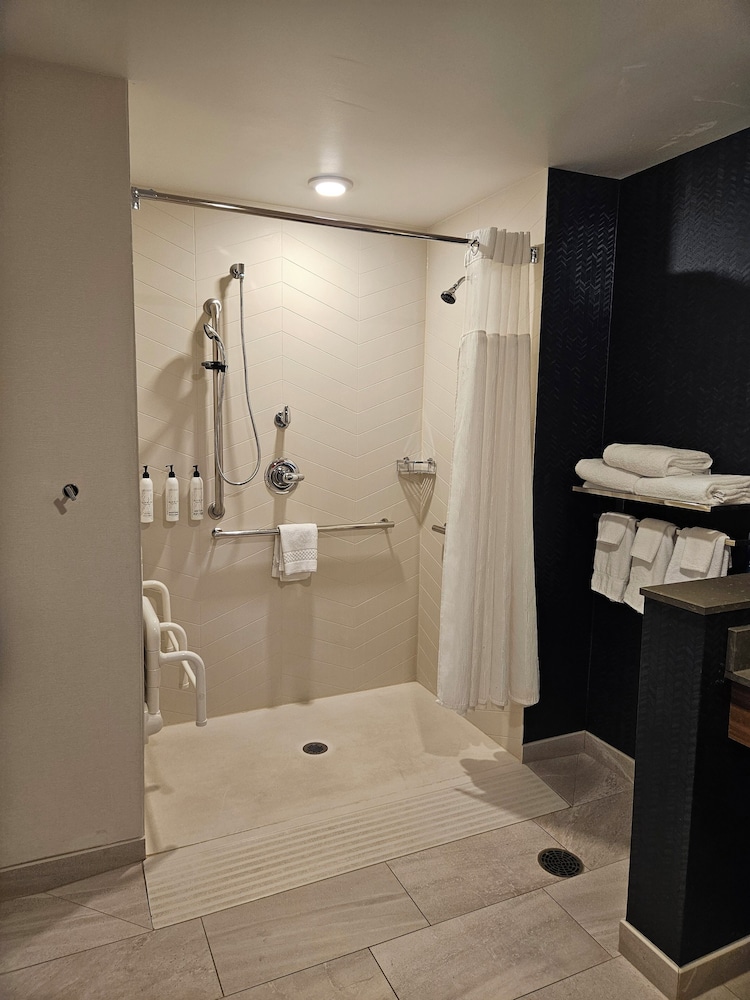 Fairfield Inn & Suites by Marriott Duluth Waterfront - photo 22