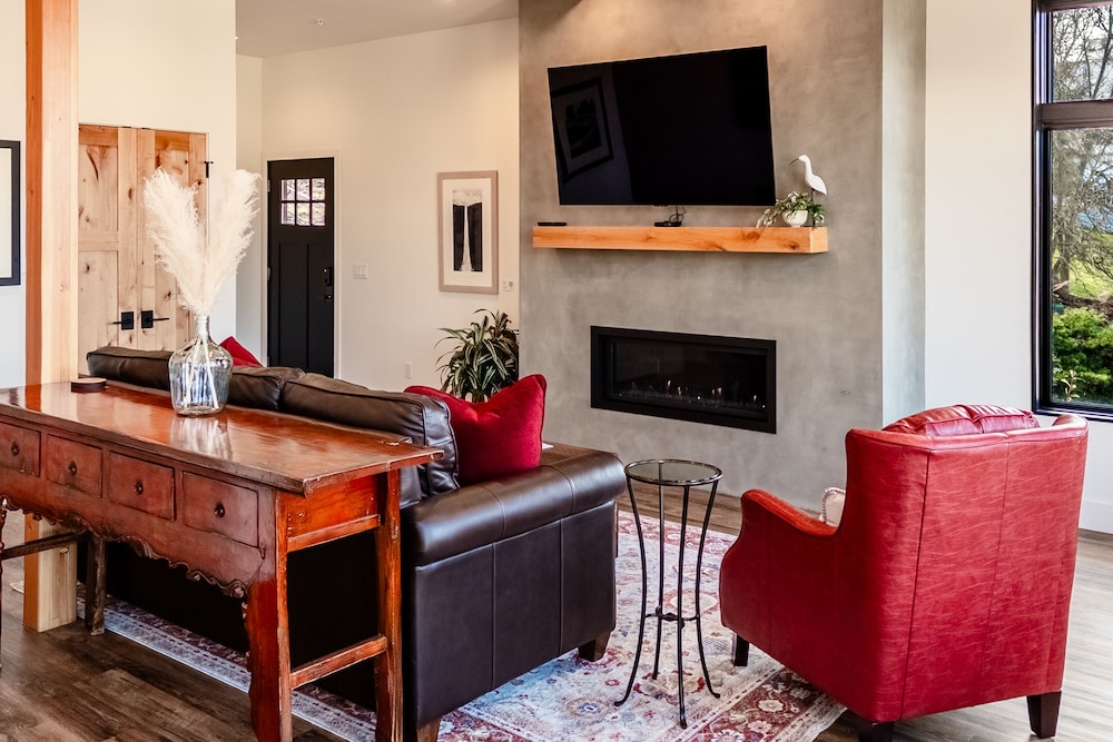 Horsefeathers Hotel - photo 22
