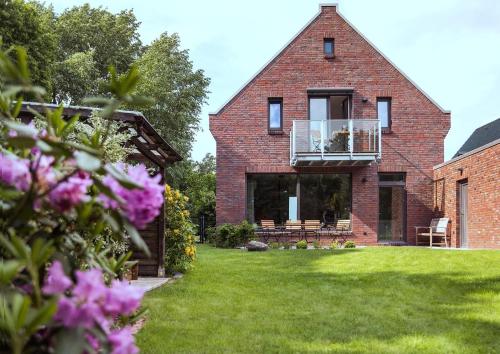 Haus Dangaster Gezeiten An der Rennweide 32 120qm — 4-Star Luxury Hotel in Varel, Germany