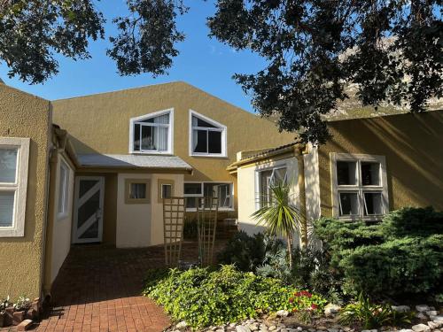 Voëlklip Holiday Home — 4-Star Luxury Hotel in Hermanus, South Africa
